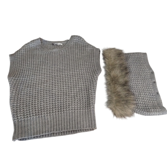 Jennifer Lopez Sweater Gray Chunky Sleeveless Removable Faux Fur Collar Size S - Picture 3 of 11